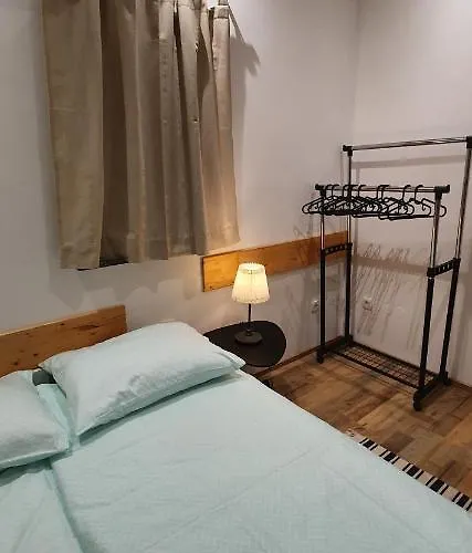 Martin's Hidden Garden Apartman *